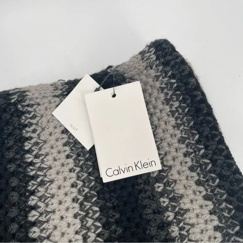 CALVIN KLEIN Scarf Infinity Loop Knit Yarn Winter Fall One Size Gray Black NWT